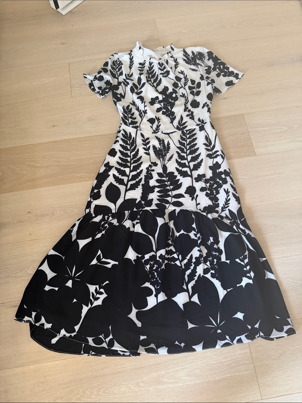 Maggy London Black and White Floral Midi Dress